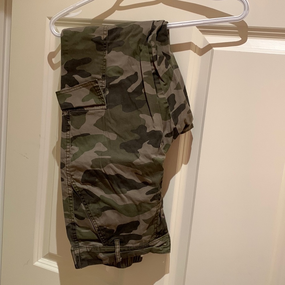 camo cargo pants